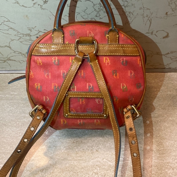 💥HOT💥 VINTAGE Dooney & Bourke red / pink Leather Rainbow logo DB Mini Backpack - Picture 4 of 7